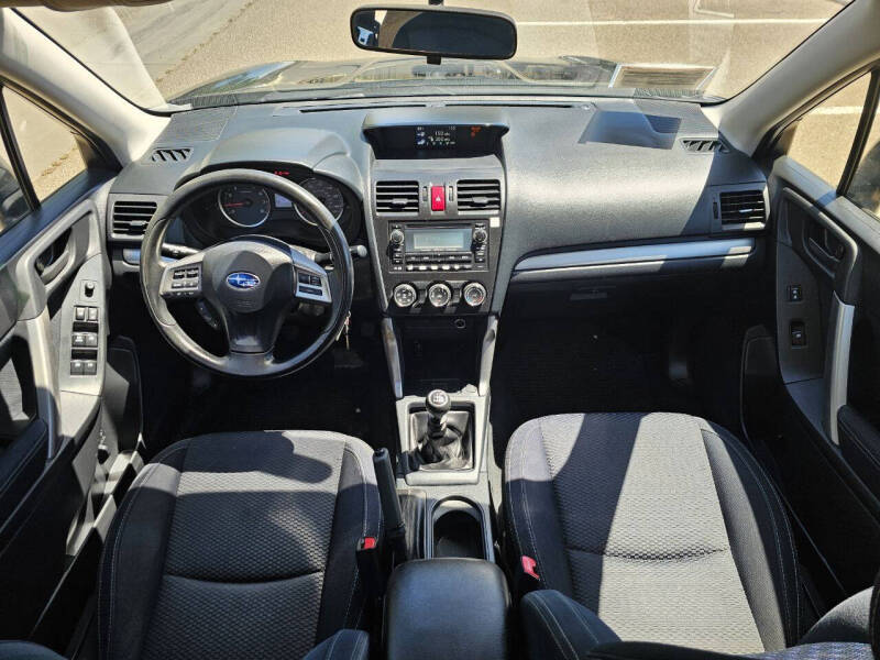 2015 Subaru Forester 2.5i