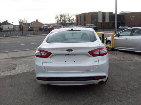 2014 Ford Fusion Hybrid SE