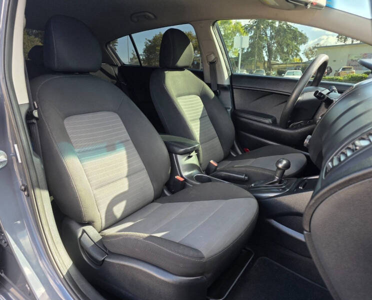 2016 Kia Forte5 LX