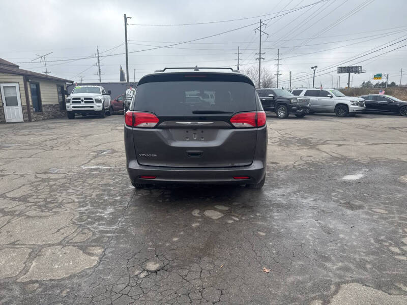 2020 Chrysler Voyager LXi