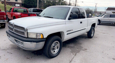 2001 Dodge Ram Pickup 2500 for sale at North Knox Auto LLC in Knoxville TN