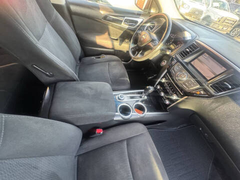 2015 Nissan Pathfinder SV