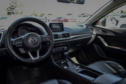 2018 Mazda MAZDA3 Touring