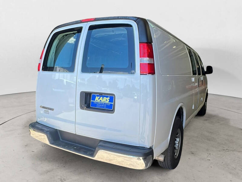 2022 Chevrolet Express 2500