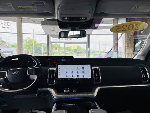2025 Ford Expedition Platinum