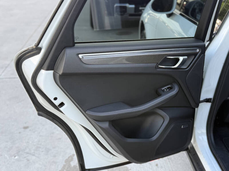2015 Porsche Macan S