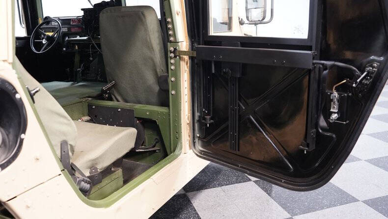 2007 AM General M1165A1