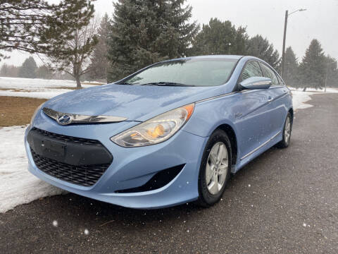 2012 Hyundai Sonata Hybrid for sale at BELOW BOOK AUTO SALES in Idaho Falls ID