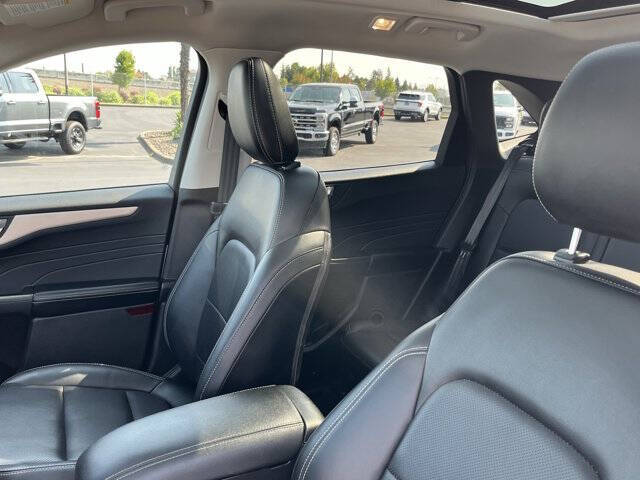 2022 Ford Escape SEL