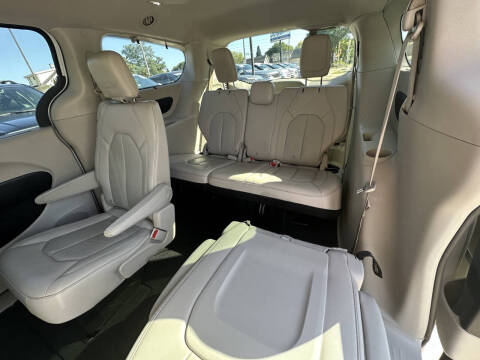 2021 Chrysler Pacifica Touring L