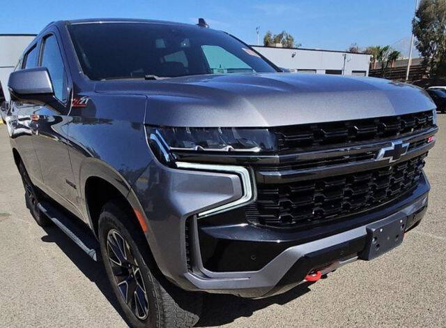 Used 2021 Chevrolet Tahoe Z71 with VIN 1GNSKPKD4MR265315 for sale in Bloomington, IL