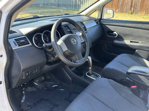 2010 Nissan Versa 1.8 S