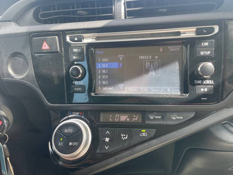 2015 Toyota Prius c One