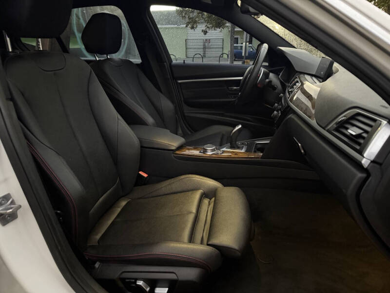 2017 BMW 3 Series 330i