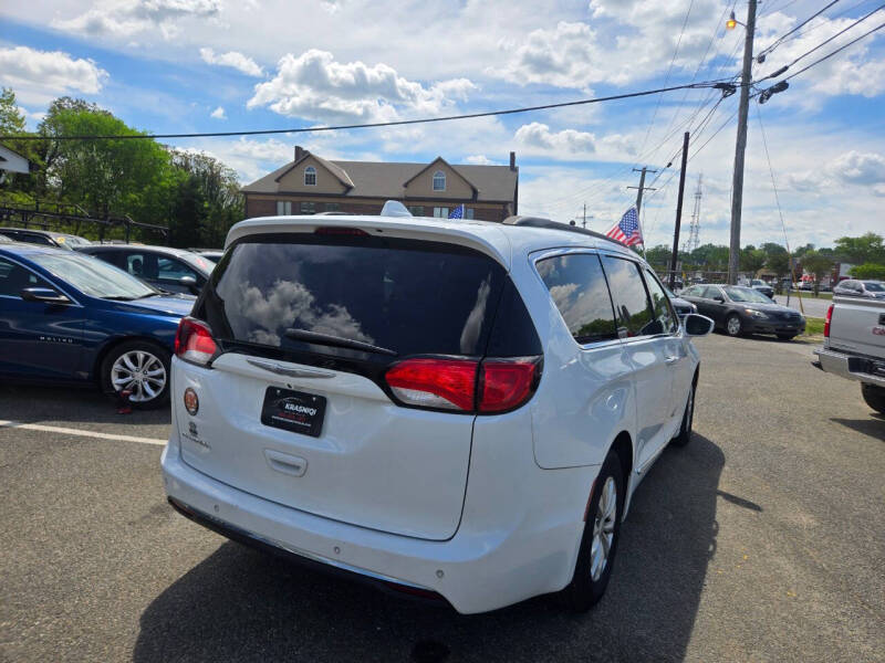 2017 Chrysler Pacifica Touring-L