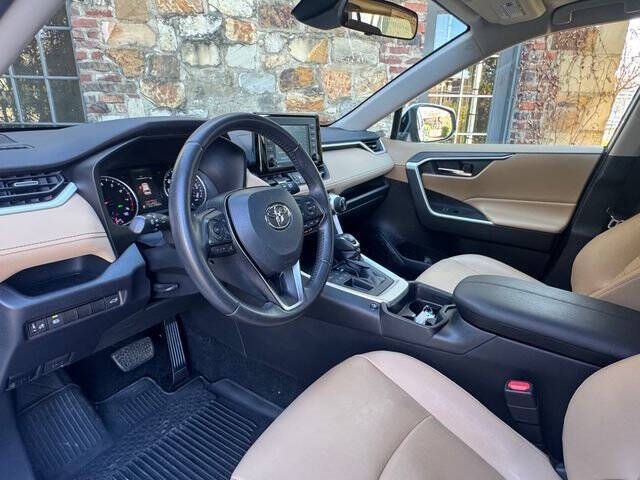 2020 Toyota RAV4 XLE Premium