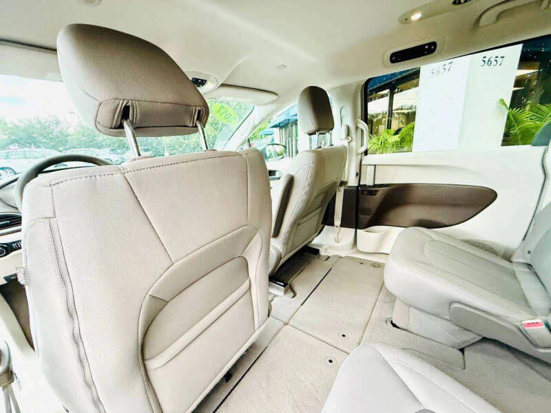 2017 Chrysler Pacifica Touring