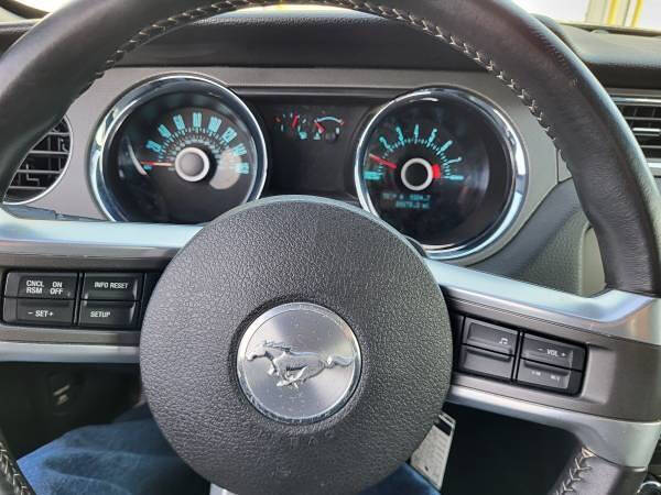 2013 Ford Mustang V6