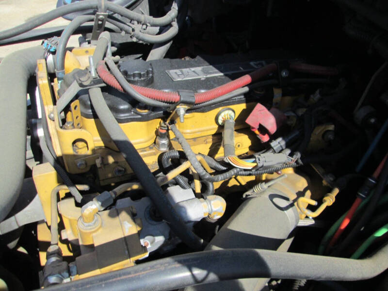 2005 Freightliner Business class M2