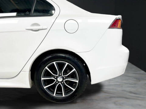 2017 Mitsubishi Lancer ES