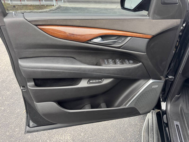 2016 Cadillac Escalade ESV Luxury Collection