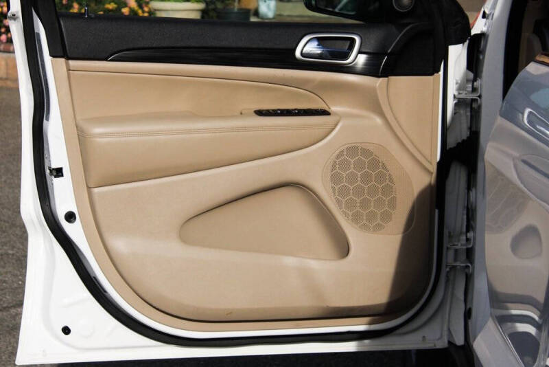 2020 Jeep Grand Cherokee Laredo