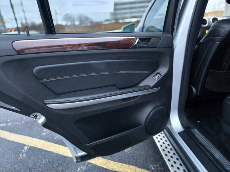 2011 Mercedes-Benz GL-Class GL 550 4MATIC