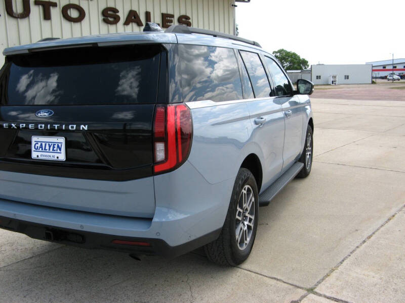 2025 Ford Expedition Active