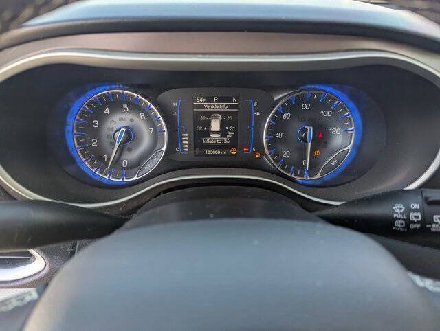 2022 Chrysler Voyager LX