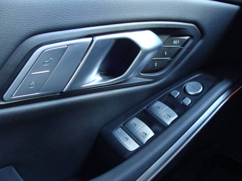 2025 BMW 3 Series 330i