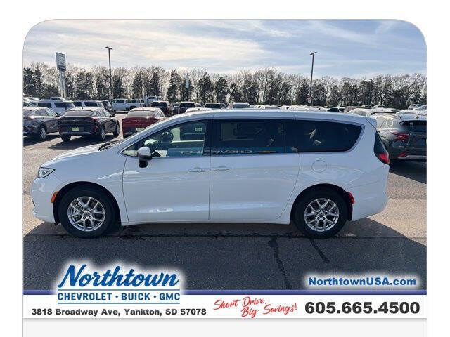 2023 Chrysler Pacifica Touring L