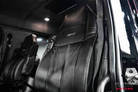 2005 Freightliner M2 106