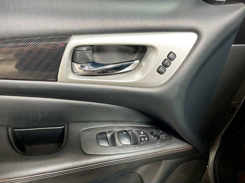 2020 Nissan Pathfinder SL