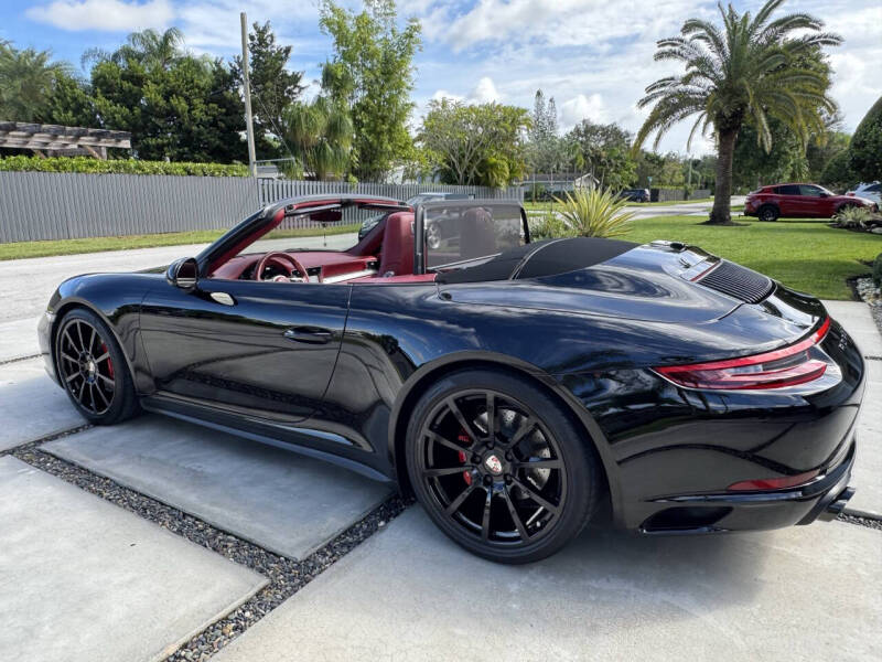 2017 Porsche 911 Carrera 4