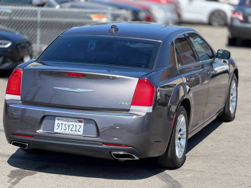 2015 Chrysler 300 Limited