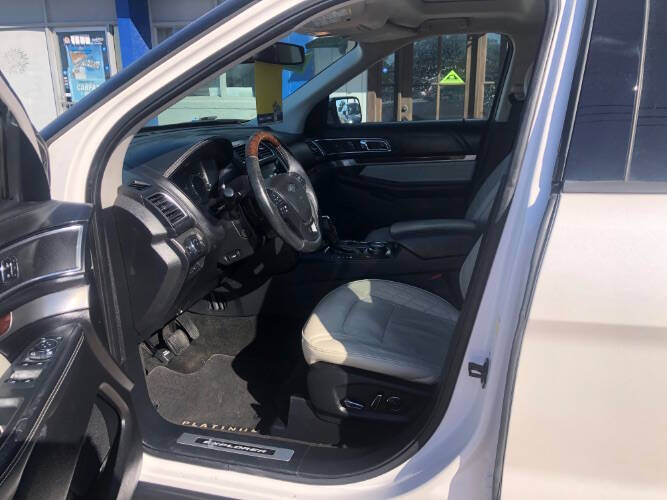 2017 Ford Explorer Platinum