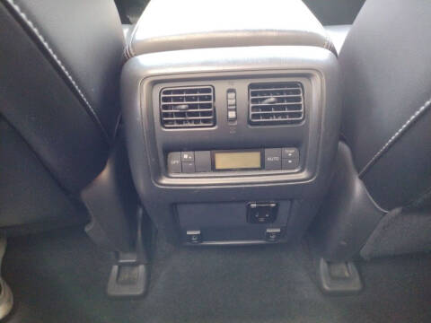 2017 Nissan Pathfinder SL