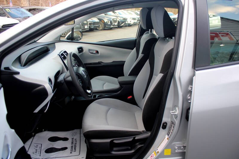 2020 Toyota Prius LE