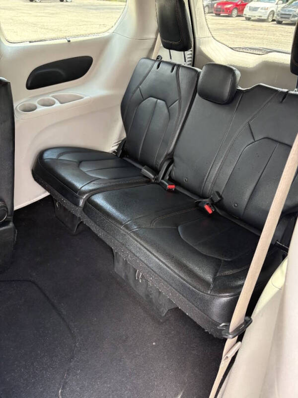 2017 Chrysler Pacifica Touring Plus