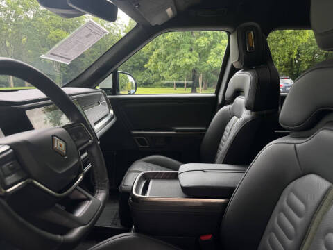 2023 Rivian R1S Adventure