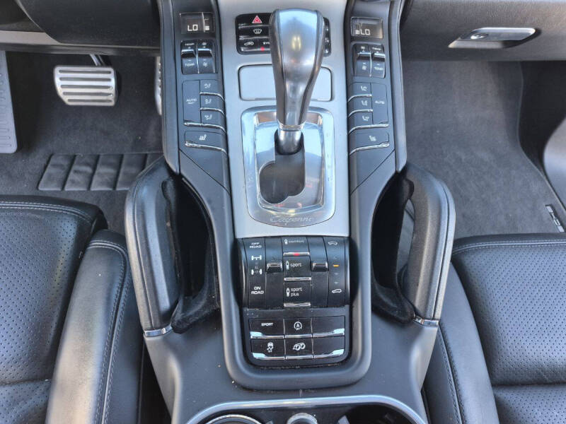 2016 Porsche Cayenne GTS