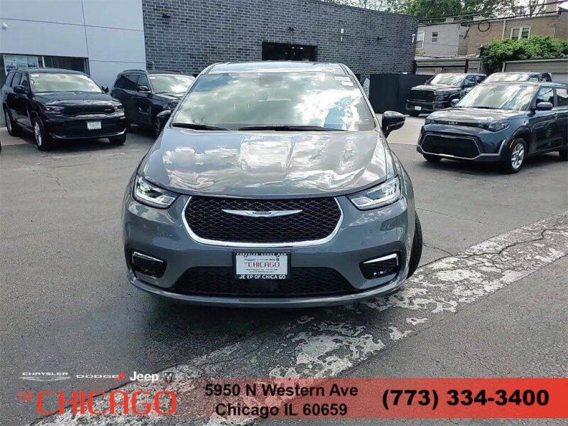 2025 Chrysler Pacifica Select