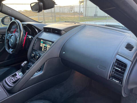 2016 Jaguar F-TYPE R