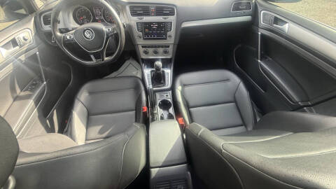 2017 Volkswagen Golf TSI Wolfsburg Edition