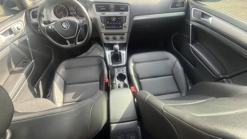 2017 Volkswagen Golf TSI Wolfsburg Edition