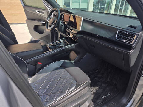 2024 Volkswagen Atlas Cross Sport SEL Premium R-Line 4Motion