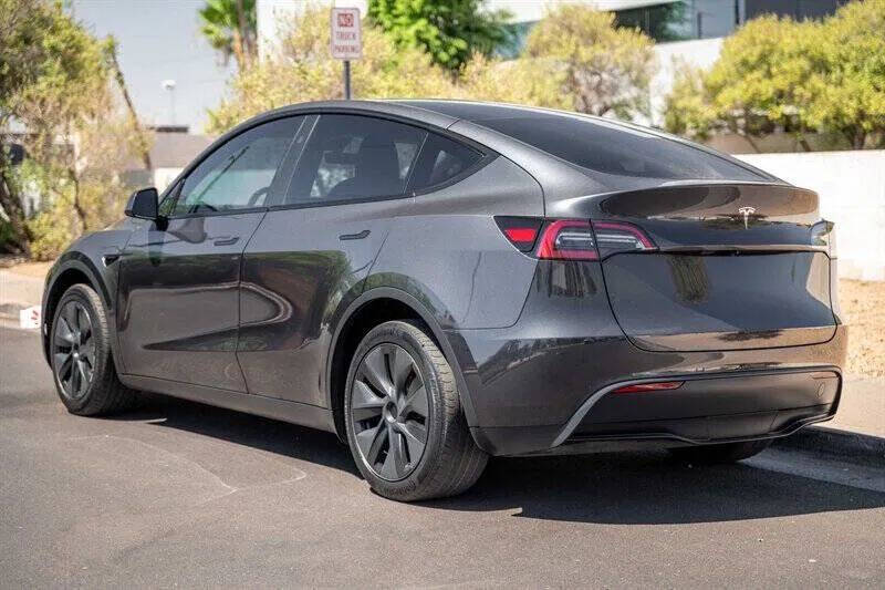 2025 Tesla Model Y Long Range