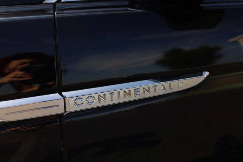 2019 Lincoln Continental Select