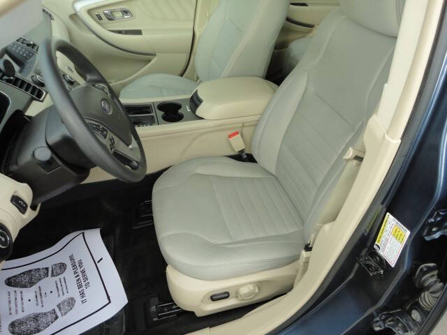 2018 Ford Taurus SE