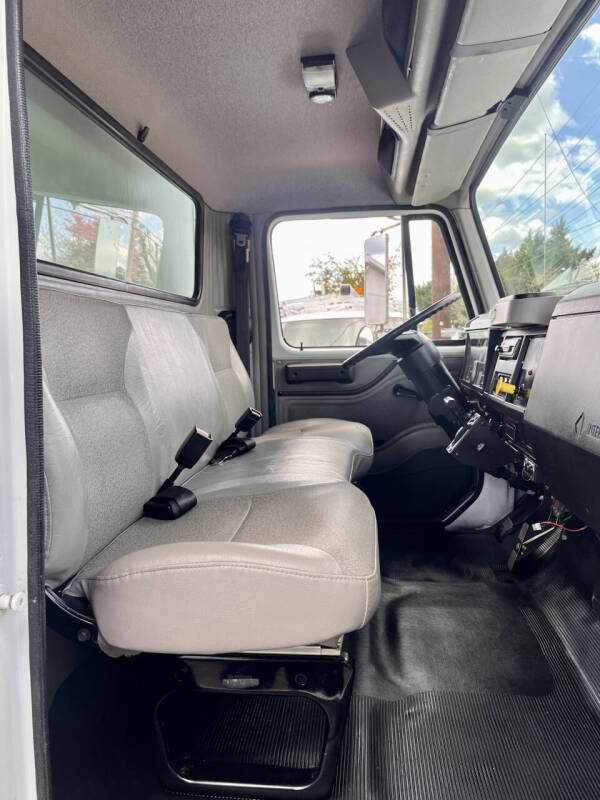 2001 International 4700